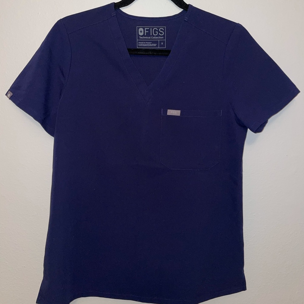 TWO FIGS Scrub tops!